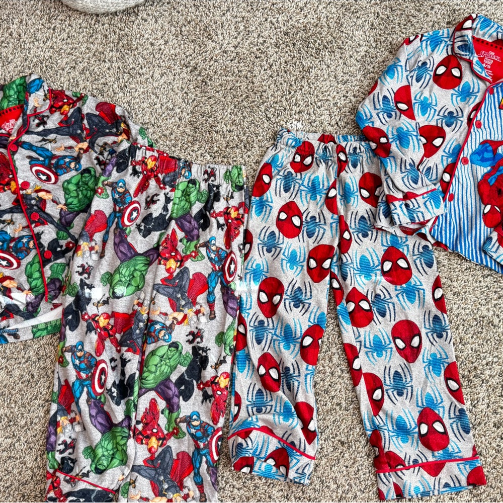 Boys size4/5 Marvel Avengers Pajama Sets